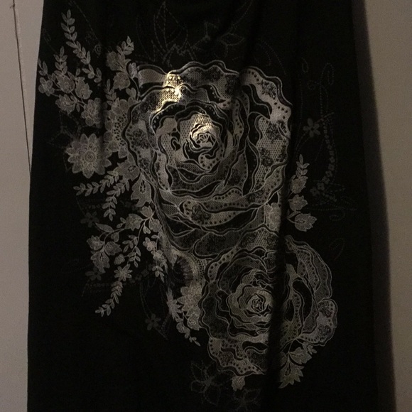 Long sleeveless top. - Picture 2 of 3